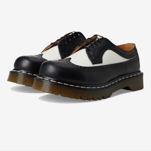 Dr. Martens DEX Size 43 BNNU Black & White Brogue Wingtip Unisex